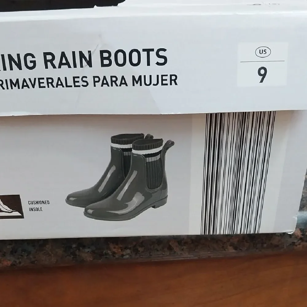 Loden Green Serra Women's Green Rain Boot...Size 9...NEW IN BOX